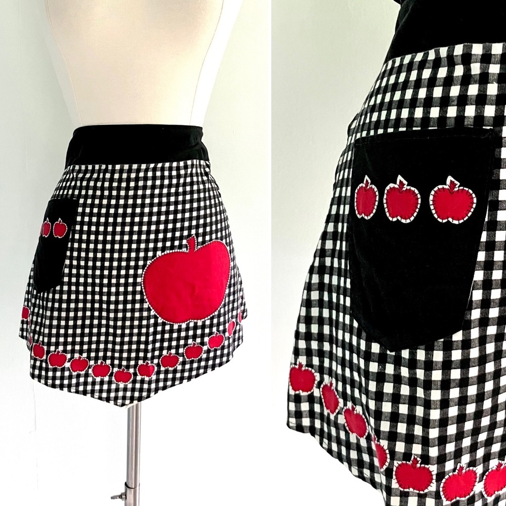 Vintage 40’s apples black & white gingham cotton feedsack apron